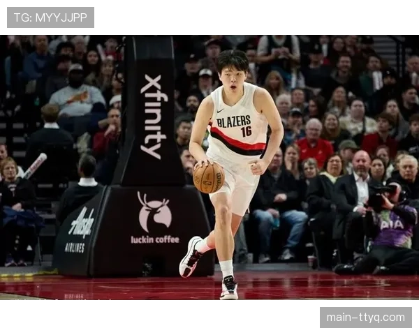 杨瀚森封盖后快攻劈扣，青岛国信水产打出一波15-0攻击波