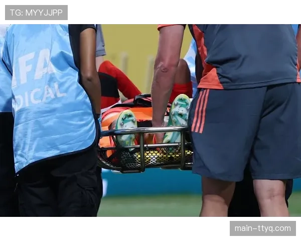 穆西亚拉伤退，拜仁中场核心恐缺席关键战役