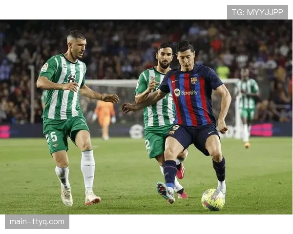 西甲联盟首个复古比赛日，38家俱乐部全产业链协同联动